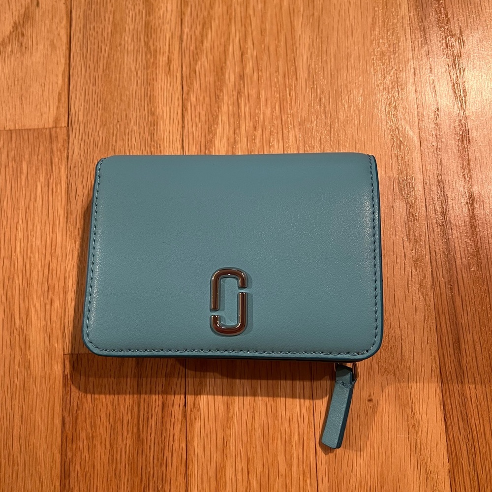 Marc Jacobs Wallet in Pool